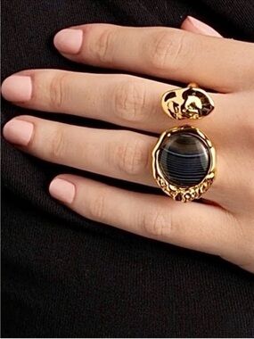 ALEXIS BITTAR
Brut Banded Agate Coin Open Statement Ring
$245